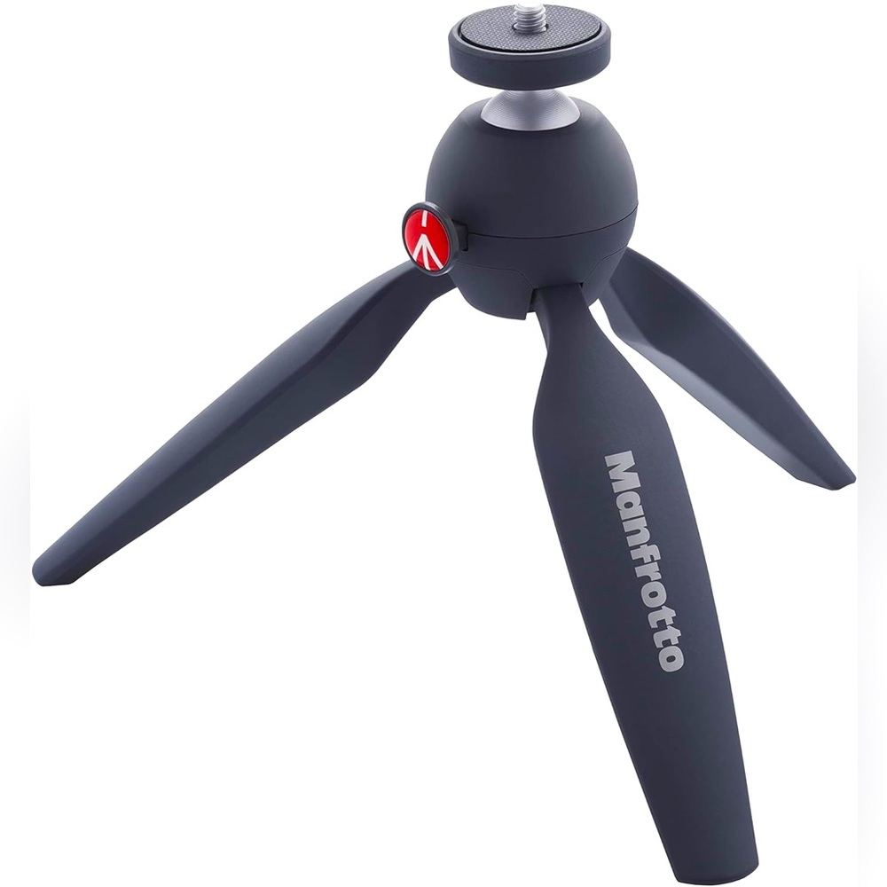 Manfrotto mini tripod. Very sturdy.